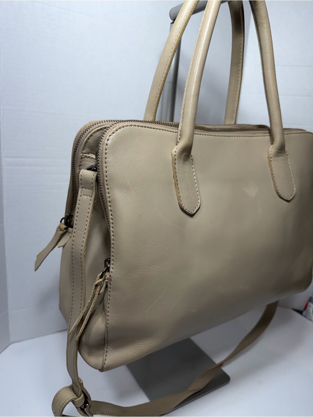 ABLE Classic Structured Tote Bag in Taupe comes with strap - Picture 3 of 7